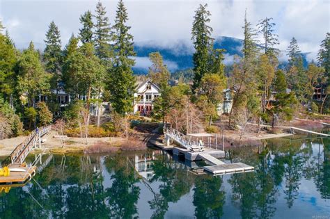 Lakefront dr. Zillow has 63 homes for sale in Lakeside CA. View listing photos, review sales history, and use our detailed real estate filters to find the perfect place. 