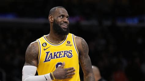 Lakers' LeBron James makes 19th consecutive All-NBA team