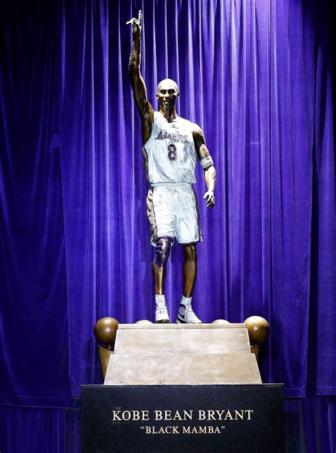 Lakers to unveil Kobe Bryant statue in February