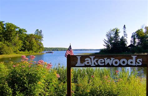 Lakewoods - Welcome to Lakewoods Resort! Our award winning 18-hole golf course gives you a true northwoods golf experience: tree-lined fairways offer glimpses of abundant wildlife while spectacular scenery and unbelievable vistas over woodland ponds and wetlands are the norm. 