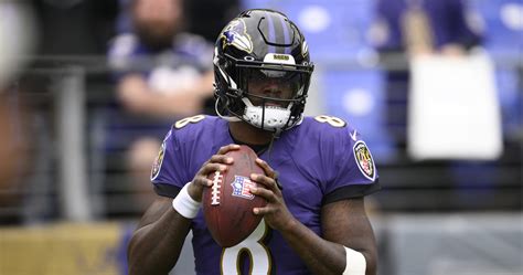 Lamar Jackson wants to throw for 6k yards with new receivers after finalizing record 5-year deal