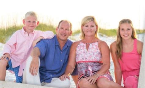 Lance leipold family. Apr 30, 2021 · In Leipold’s last year in charge, Buffalo averaged 43.4 points and 478.1 yards of offense, while allowing 21.9 points and 360.4 yards in 2020.The move to hire Leipold comes after KU parted ways ... 