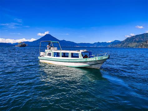 Lanchas en Panajachel, Lago de Atitlán Guatemala