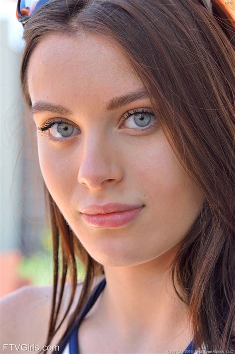 Landa rhoades
