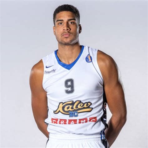 No one knows Kansas hoops the way that Landen Lucas knows Kansas hoops. A five-year member of the Jayhawk program and a starter for Bill Self, Landen was the ultimate glue guy, known for his defense, his rebounding and his effort. He, and his father Richard, have teamed up with The Field of 68 to br…