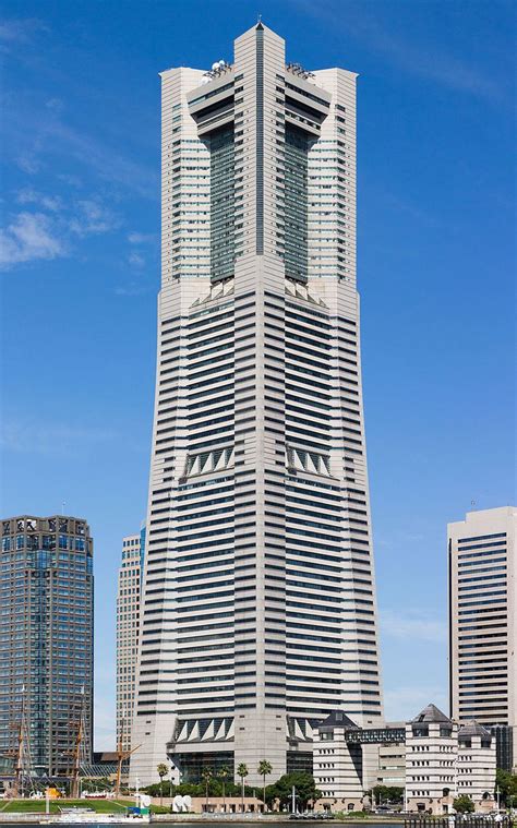 Landmark tower. 377 feet, 4,692 square feet. Third floor. 906 feet, 820 square feet. Lifts. 5 lifts from the esplanade to second floor, 2 x 2 duolifts from second floor to the top. Weight of the metal frame. 7,300 tons. Total weight. 10,100 tons. 