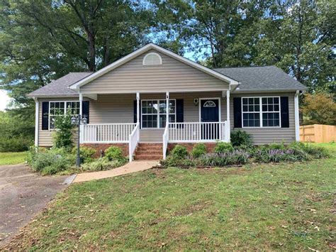Landrum sc homes for sale. Enjoy house hunting in Landrum, SC with Compass. Browse 213 homes for sale, photos & virtual tours. Connect with a Compass agent to help you find your dream home. Buy Rent Sell. ... Landrum, SC Homes for Sale & Real Estate. Save Search. price-Filters. 1-40 of 213 Homes. Sort by Recommended. Virtual Tour. $1,250,000. 123 Stony Road … 