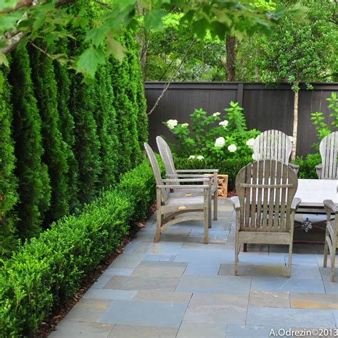 Landscaping for privacy. But if you really want to spice up your privacy landscaping, try choosing some from each group for layered foliage. By layering your foliage, you can create a diverse garden landscape with beautiful features. The variety of colors, fullness, and height make your yard dynamic and exciting. Layering your foliage creates a solid … 