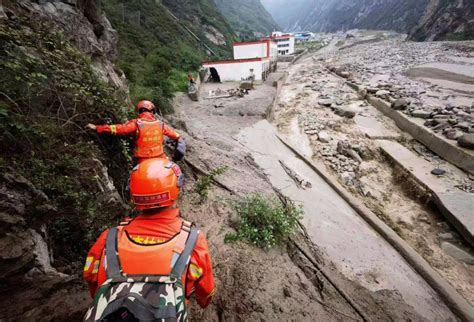 Landslides in China kill at least 4, displace hundreds