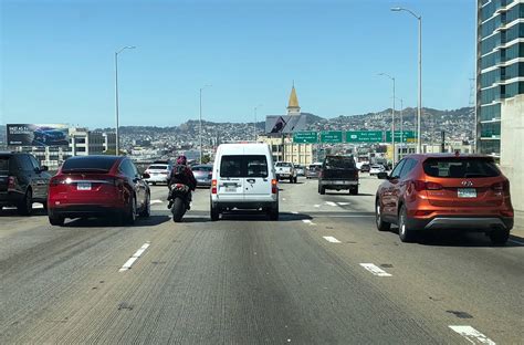 Lane split california. Aug 30, 2023 · The short answer is yes – unlike in most states, lane splitting is legal in California. California Assembly Bill 51 was signed in 2016 and paved the way to create guidelines for lane splitting and clarify that it is, in fact, legal in the state. The California Highway Patrol offers lane splitting safety tips, including: 
