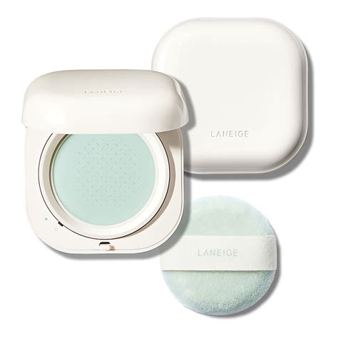 Laneige neo essential blurring finish powder. Leaves a lovely satin glow. Item type: 7g. ★Reviews. A very fine, skincare – infused powder with a soft matte finish and blurring effect. Differ from existing makeup powder sifters which are always opened, press the mesh gently, then the contents come out through the cuts with Less powder flaking! An ideal amount! 