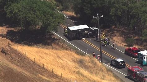 Lanes of Highway 84 close due to crash in Sunol