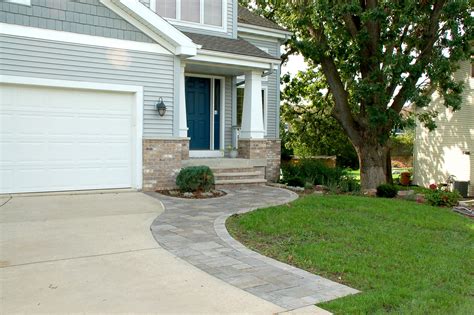  Since 2014, Local Roots Landscaping has been providing turn-key landscaping solutions for clients throughout Pittsburgh. With extensive industry certifications, training, and experience, we enhance your daily life and increase your property value with customized landscape design, installation, and maintenance. From outdoor kitchens, patios, and ... 