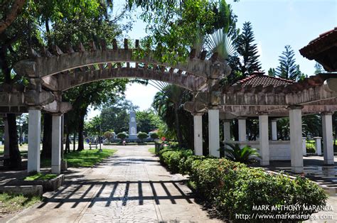 Lapaz District Plaza - Philippines Tour Guide