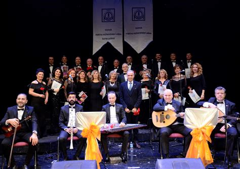Lapseki Belediyesi Türk Sanat Müziği Korosu yılın ilk konserinde sahne aldıs