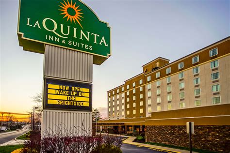 Laquita. Mar 24, 2024 · Whether you have a quick stopover or longer stay in Seattle, you'll love La Quinta Inn & Suites by Wyndham Seattle Sea-Tac Airport. Located off I-5 and just one mile from Seattle-Tacoma International Airport (SEA), our non-smoking hotel is a short drive from downtown attractions such as the Space Needle, T-Mobile Park, Lumen Field, and Pike ... 