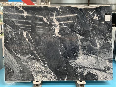 Large Format Marble Slabs for Interiors