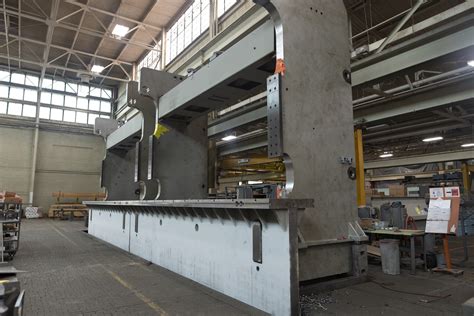 Large Press Brakes — Cincinnati Incorporated