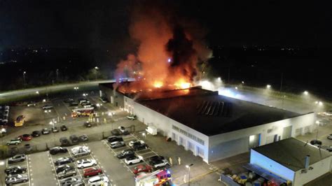 Large fire destroys Jaguar Land Rover dealership in Preston UK News …