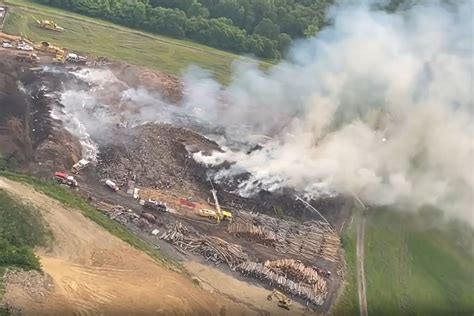 Large landfill fire in Fairfax Co. fills surrounding areas with smoke, no injuries
