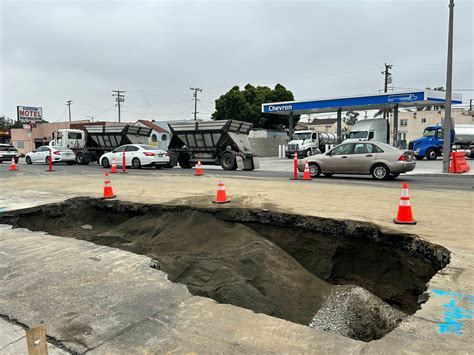 Large sinkhole closes part of PCH in Long Beach 