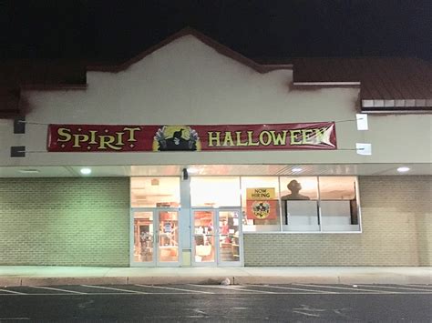 Spirit Halloween is the largest Halloween retailer in North America, with over 1,450 pop-up locations in strip centers and malls across North America. Celebrating nearly four decades of business, Spirit has cemented its position as the premier destination for all things Halloween.. Largest spirit halloween store