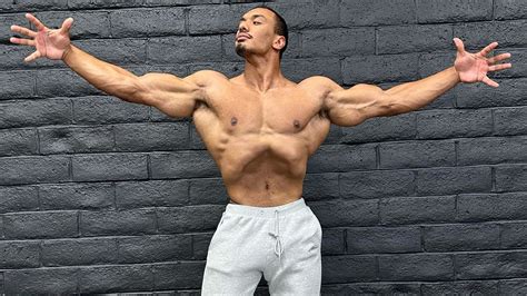 Larry wheels now. Larry's current net worth is estimated to be over $750,000 with a definite increase in the near future. Education / Family Larry has not revealed much information about his family and education however, it is known that he was born and raised in the Bronx, New York, USA. 