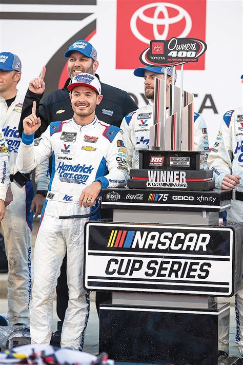 Larson keeps Hendrick, Chevrolet in NASCAR driver’s seat