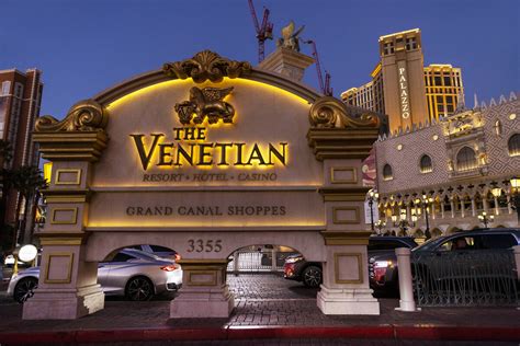 Las Vegas Sands closes sale of Venetian to Apollo Las