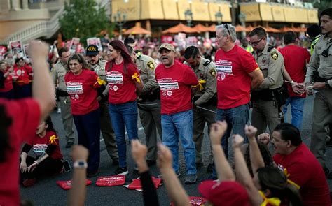 Las Vegas union hotel workers ratify Caesars contract