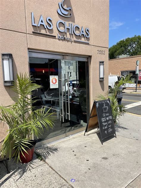 Las chicas bakery. Specialties: Cuban Pastry, bread, crackers, cakes, croquets, empanadas and much more Established in 1981. 