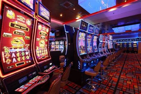 Las máquinas tragamonedas del volcán del casino juegan por rublos.