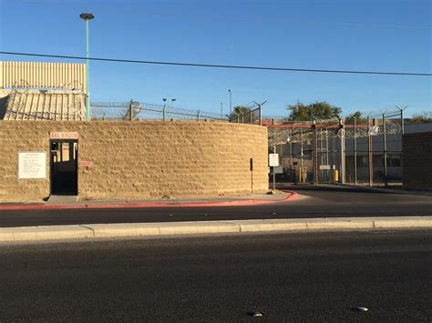 To obtain information about inmates housed within the city detention center, please call 702-229-6444, option 3. For other area detention centers, please contact: Clark County Detention Center, 702-671-3900. North Las Vegas Detention Center, 702-633-1400. Henderson Detention Center, 702-267-4652.. 