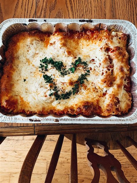 Lasagna love. Lasagna should be cooked for at least 45 minutes and at a lowest temperature of 350 degrees Fahrenheit in an oven. The time and temperature depend on the type of lasagna and cookin... 
