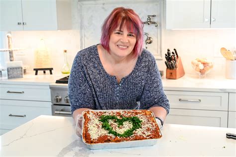 Lasagnalove. There are plenty of ways to get involved with Lasagna Love, even if you don’t have time to cook! Click here to learn about our volunteer opportunities, or reach out to us about collaborating. Love, joy, and hope. One lasagna at a time. 