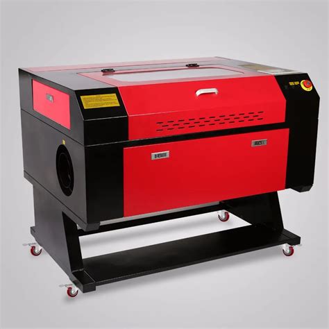 A laser carving machine is a specialized device equipped with a high-powered laser. It works by directing this laser onto the material’s surface, carving out the desired design. These machines vary in size and capability, catering to both industrial and personal use.. 
