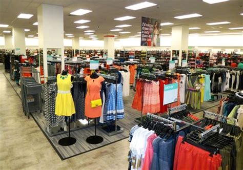 Last chance clearance store. Oct 6, 2023 · However, as of October 2012 the only Nordstrom Last Chance clearance store in existence is located in Phoenix, AZ.The store is located at:1919 East Camelback Road Phoenix, AZ 85016The phone number ... 