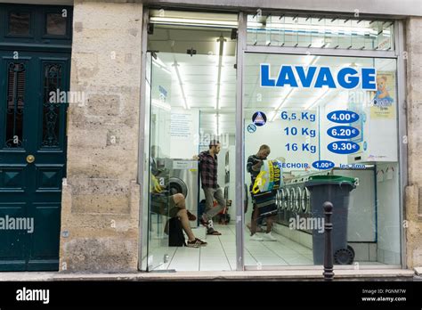 Laundromat in Paris, Île-de-France.
