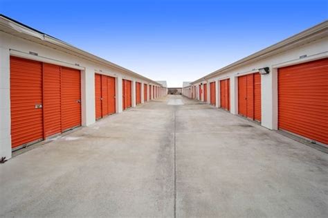 Laurel, MD, Self-Storage Near 8707 Cherry Lane - Public Storage