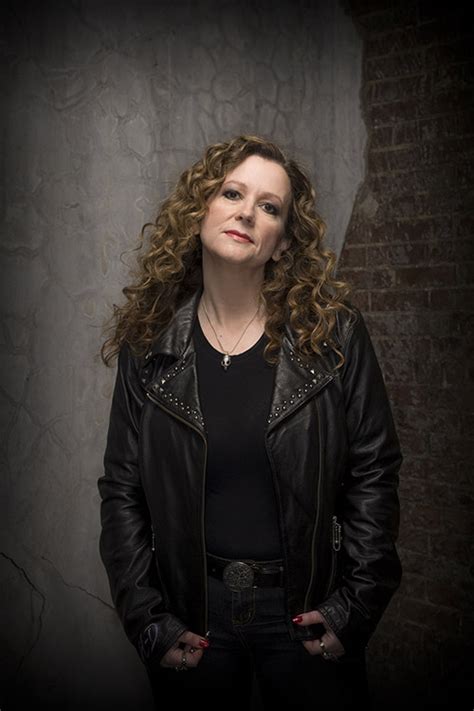 Laurell k hamilton. Laurell K. Hamilton is the author of the New York Times bestselling Anita Blake series and Merry Gentry series. She lives with her family in St. Louis, Missouri. She lives with her family in St. Louis, Missouri. 