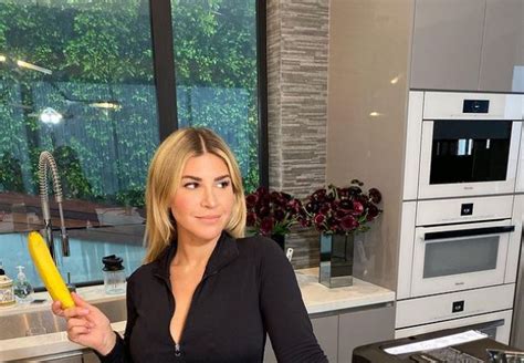 Lauren pisciotta net worth. Her net worth is estimated to be hundreds of thousands of dollars. She usually posts racy snaps of her in a bikini, showcasing her perfectly toned body. ... Lauren Pisciotta was born on August 18, 1988, in the United States of … 