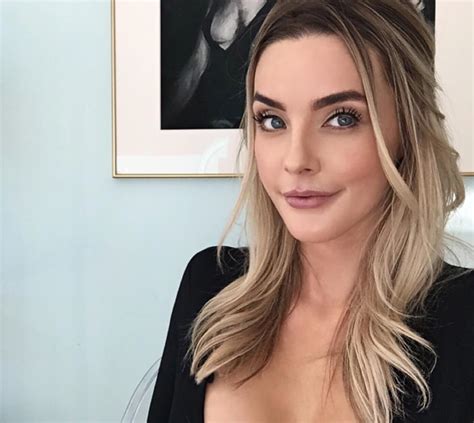 Lauryn evarts skinny confidential. Lauryn Evarts Bosstick has turned her passion for beauty, wellness, and no-censor advice into one of the most distinctive blogs today, The Skinny Confidential. … 