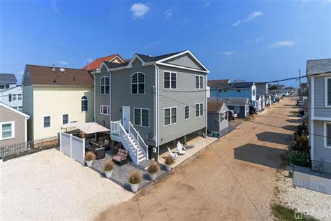 Lavallette houses for sale. Things To Know About Lavallette houses for sale. 