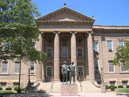 There are only two law schools in Kansas, at the University of Kansas in Lawrence and Washburn University in Topeka. An attempt to establish a law school in Wichita, Presidents College School of .... 