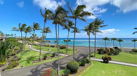 Live webcam showing Napili Bay on Maui Island from the Napili Kai Beach Resort, Hawaiian Islands. Four-star Napili Kai Beach Resort is located on the Pacific Ocean coast in the Kapalua village on the northwest coast of the island of Maui. Its rooms offer magnificent views of Napili Bay.. 