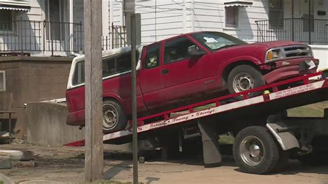 Lawmaker to review law 'in-depth' after cars with expired tags towed from driveways