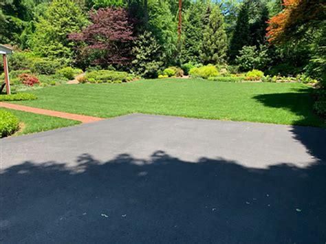 Lawn Care Maintenance Aston, PA Local Lawn Care Maintenance