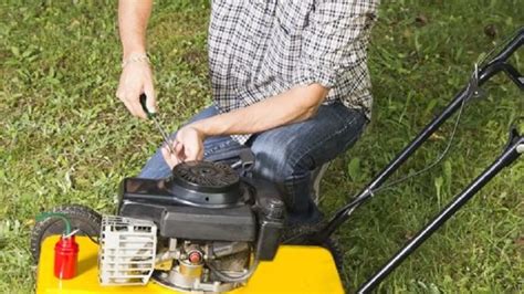 Lawn Mower Repair : How to Repair the Lawn Mower Pull Start