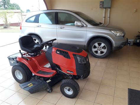 Lawn mowers in Thailand - ASEAN NOW - News, Travel & Forum