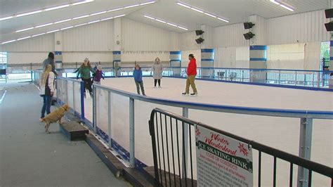 Lawrenceburg ice rink. Winter Wonderland Ice Rink. This ice rink in Lawrenceburg features a protective roof over the rink, fire pit, indoor restrooms and skate distribution. ... 11 a.m.-4 p.m. Sunday, Lawrenceburg Event ... 